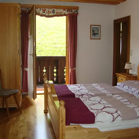 ファームステイ Schachengut